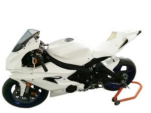 Yamaha R6 17-complete fairings on bike